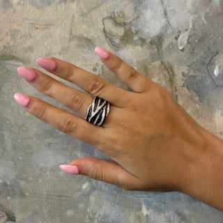 14KT Black and White Diamond Band