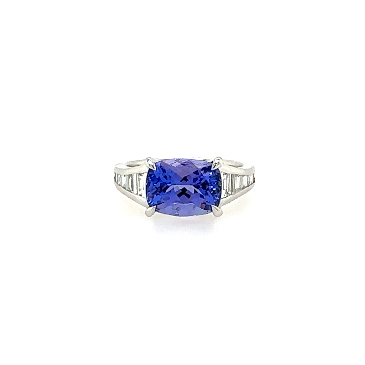 18kt Tanzanite and Diamond Ring