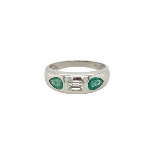 14KT Emerald and Diamond Band