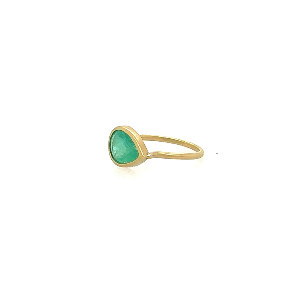 Monaka 18K Gold Pear-shaped Emerald Ring