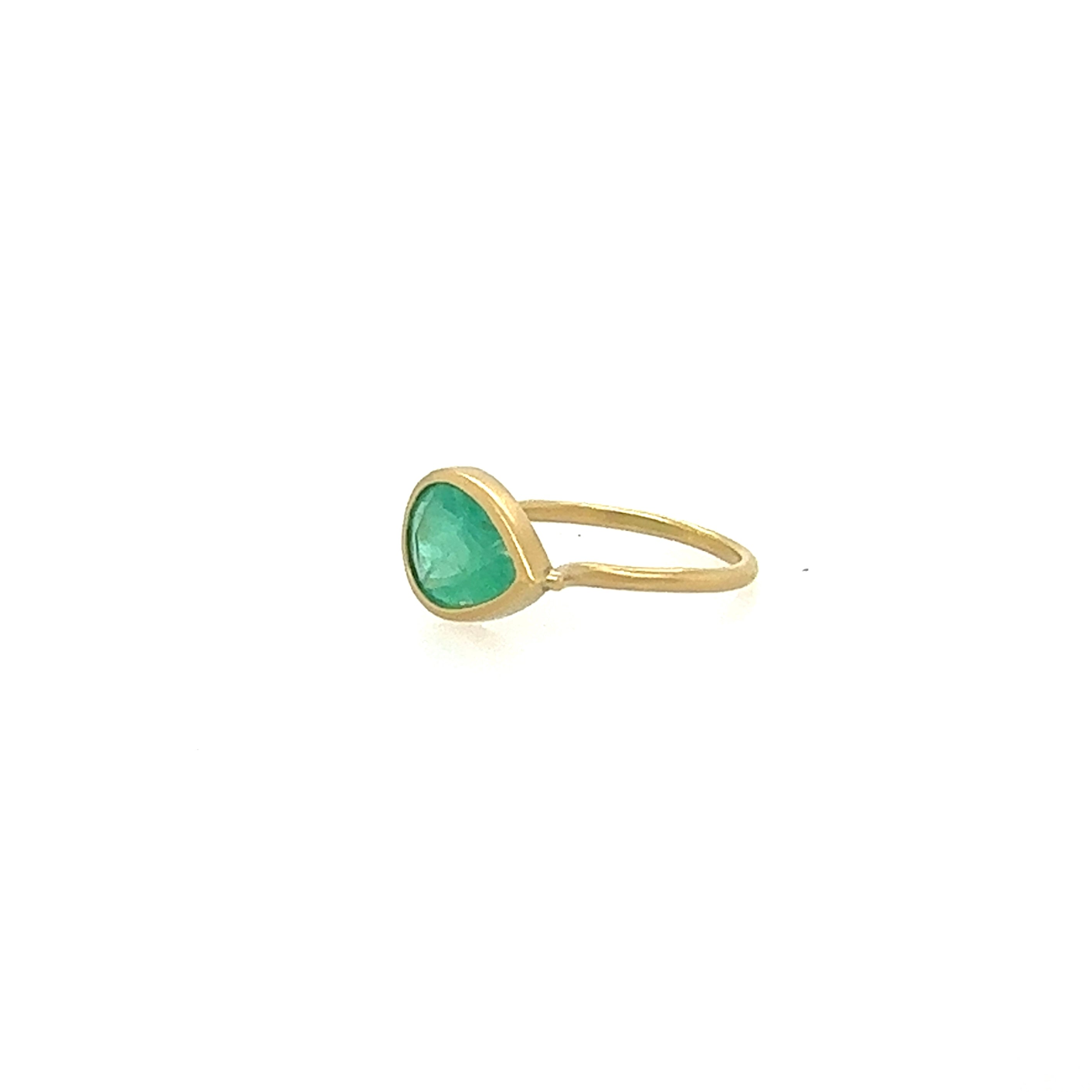 Monaka 18K Gold Pear-shaped Emerald Ring