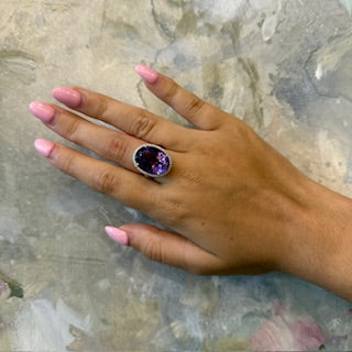 14KT Oval Amethyst Ring with Diamond Halo